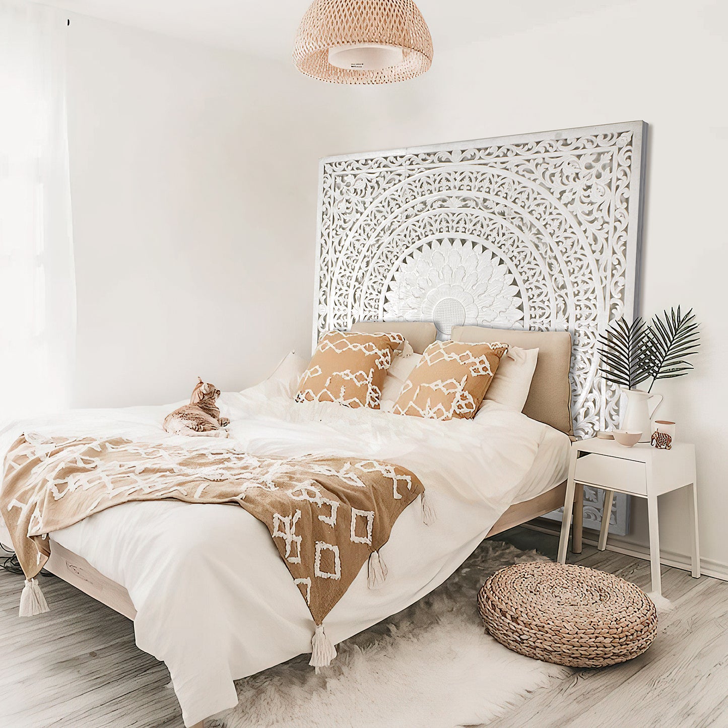 Carved Full Bed Headboard "Seruni"