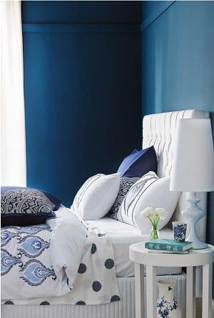 3 Simple Ways On How You Can Decorate Bedside Table
