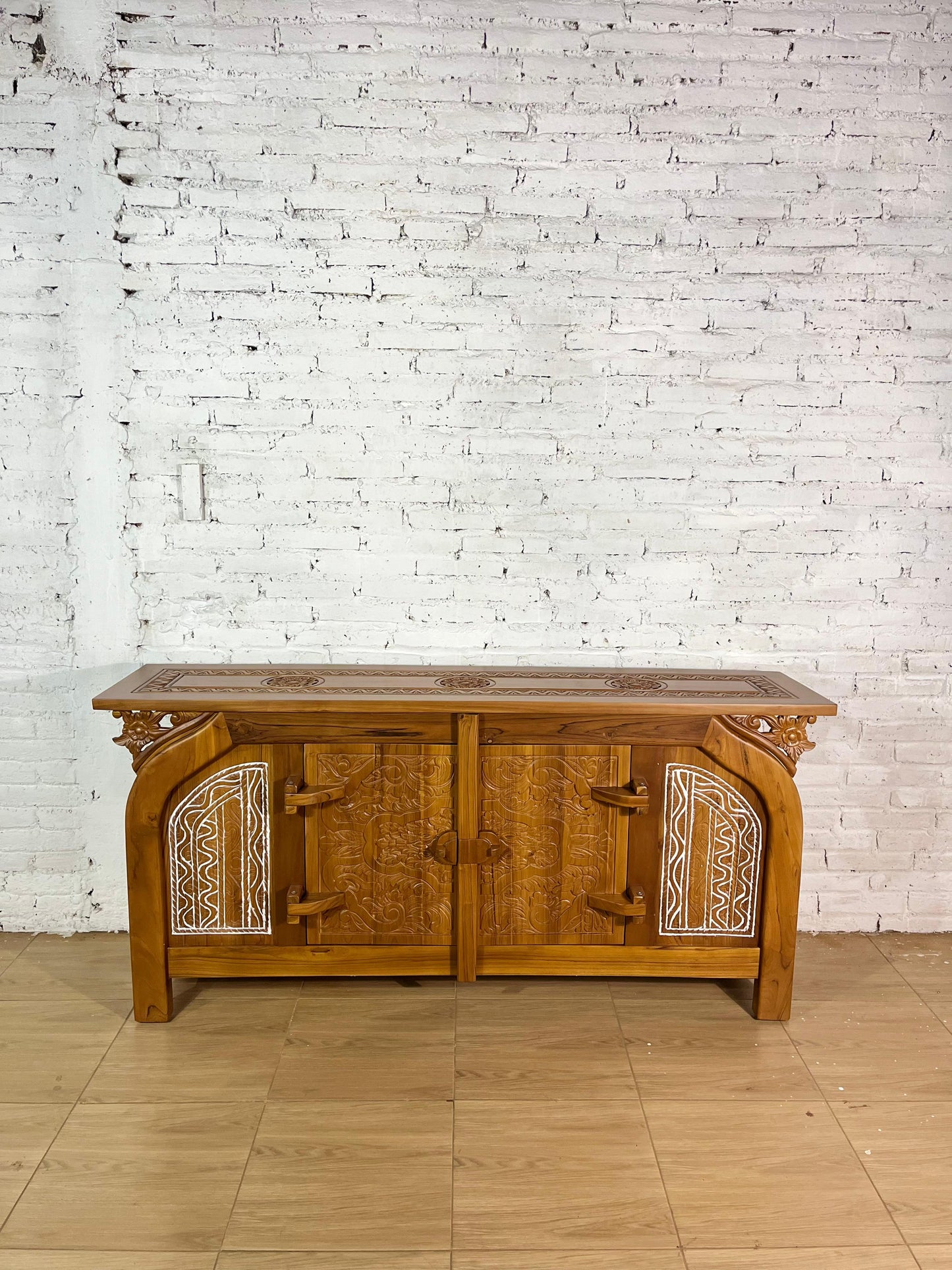 Wooden Carved Console Table "Kamelia" - 170 cm
